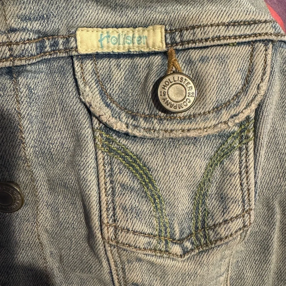 Hollister Co. Kids Denim Trucker Jacket Size L Blue Stretch Button Front Vintage